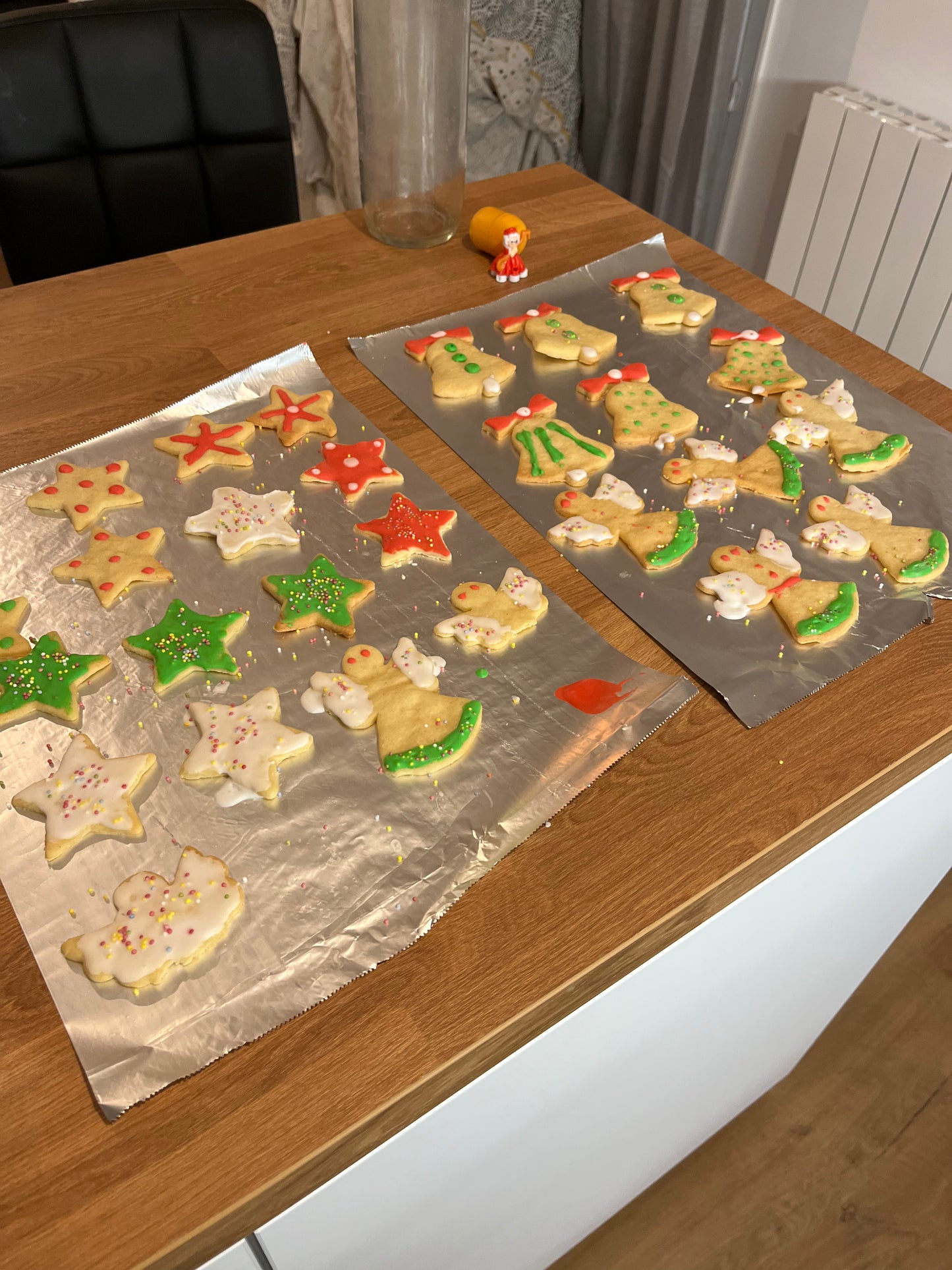 Zestaw 10 foremek do ciasta w stylu świątecznym