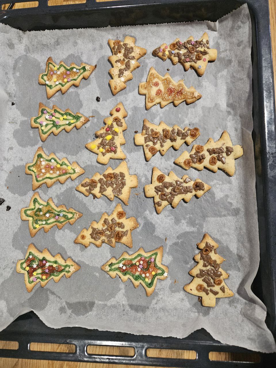 Zestaw 10 foremek do ciasta w stylu świątecznym