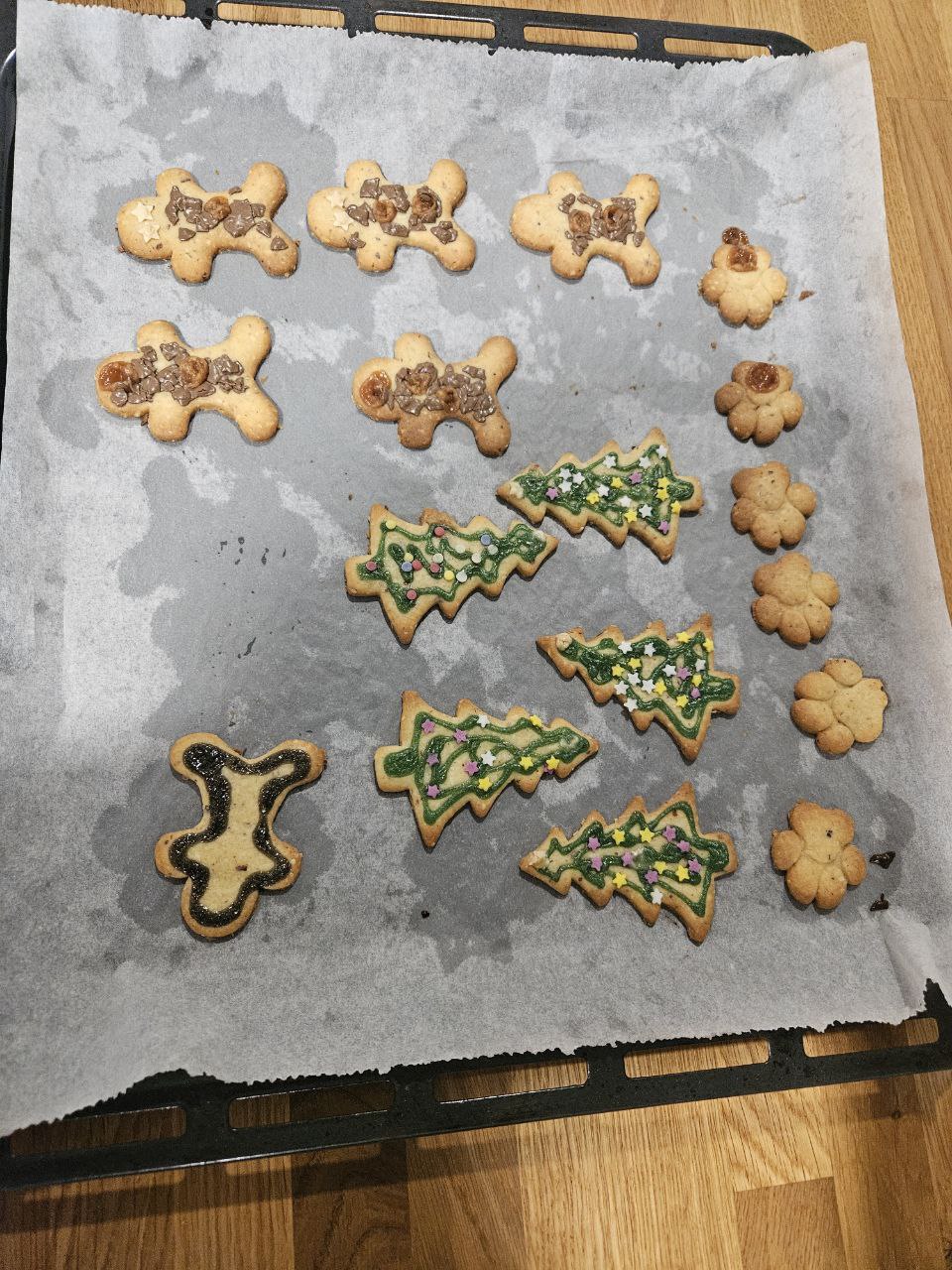 Zestaw 10 foremek do ciasta w stylu świątecznym